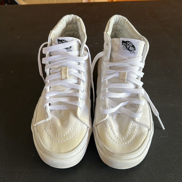 Vans - Picture 2 of 6